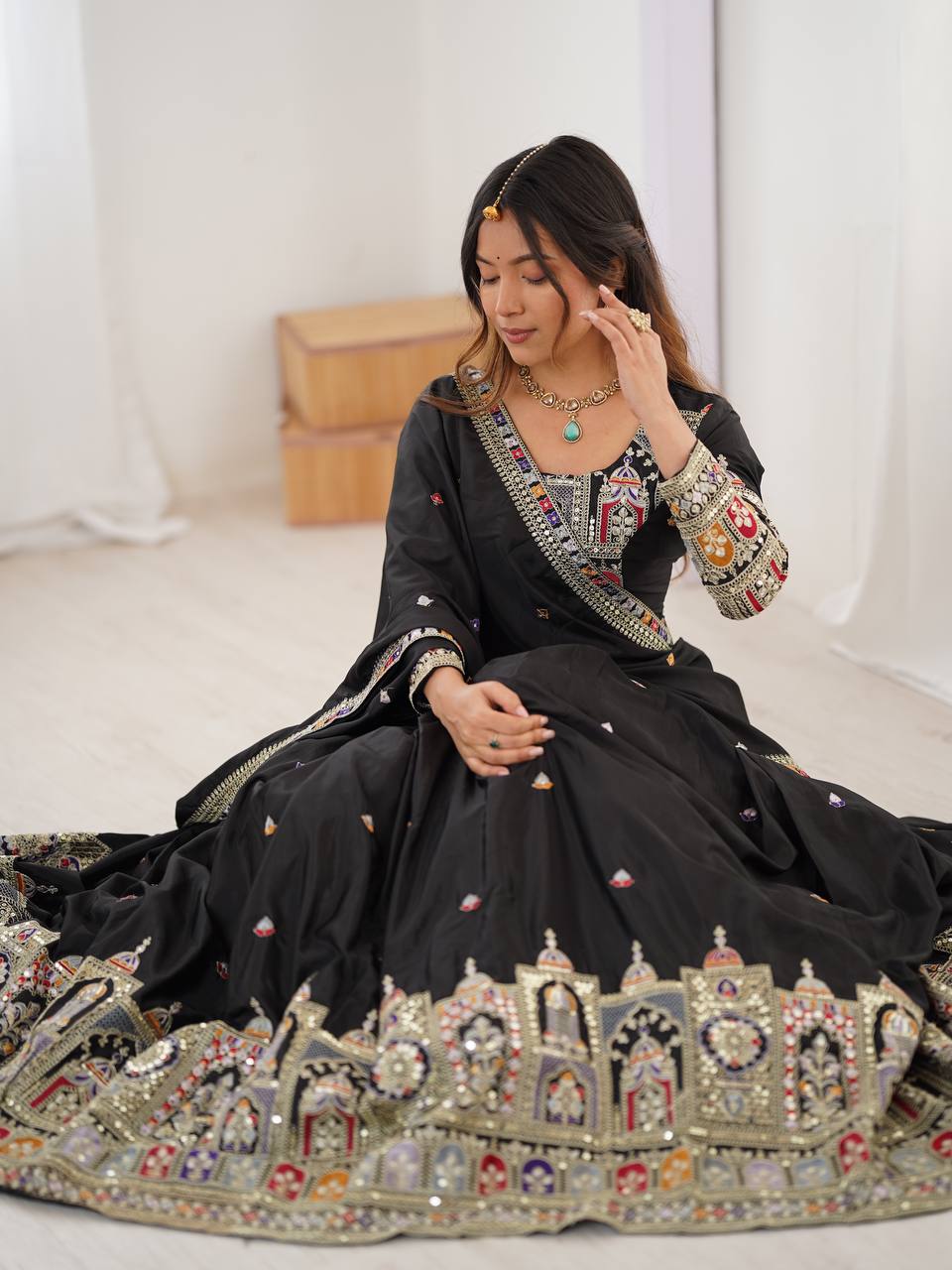 Letest New Bollywood Style Natural Crep silk Lehenga choli