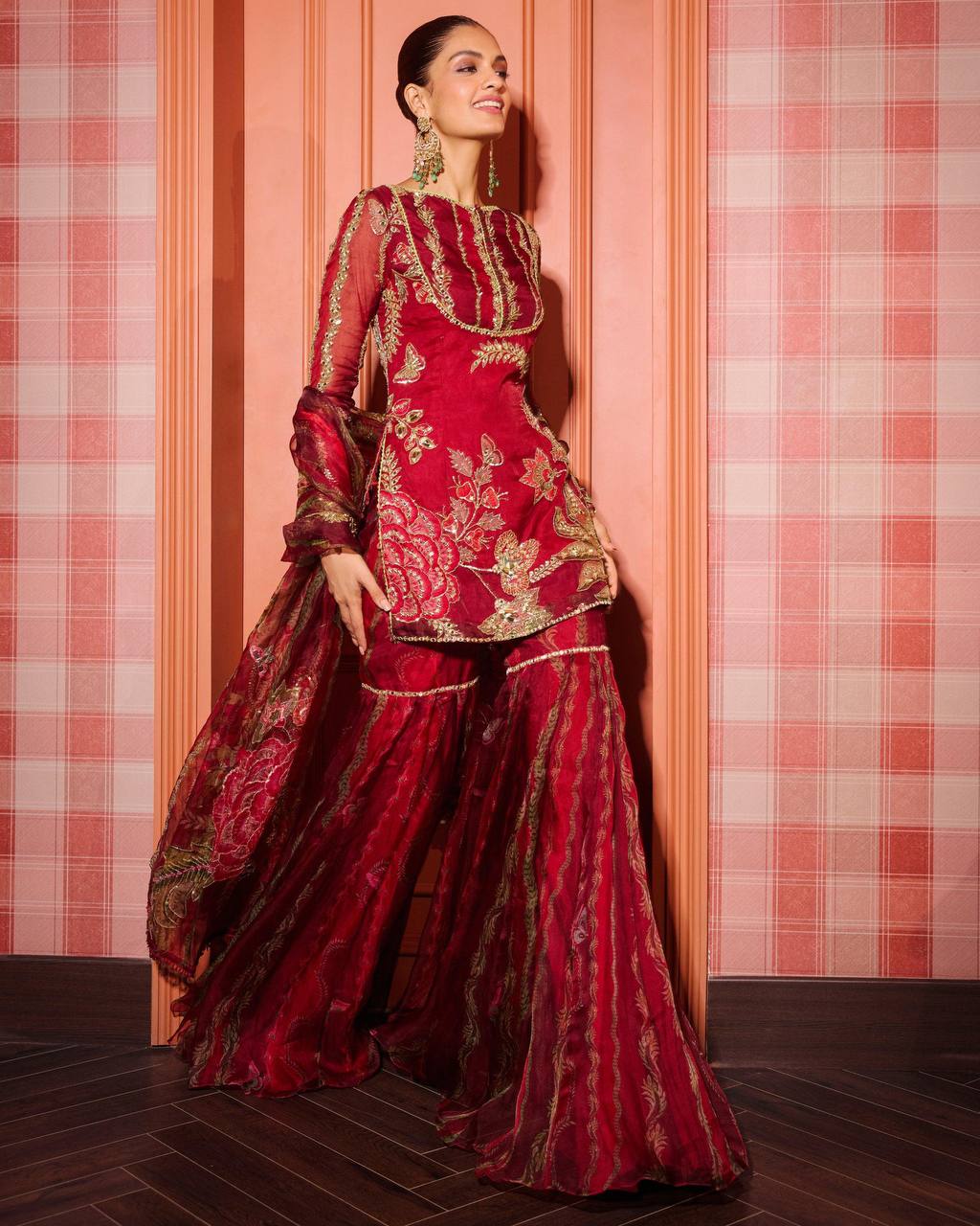 Letest New Sarara Suit With Embroidey And Real Mirror Work