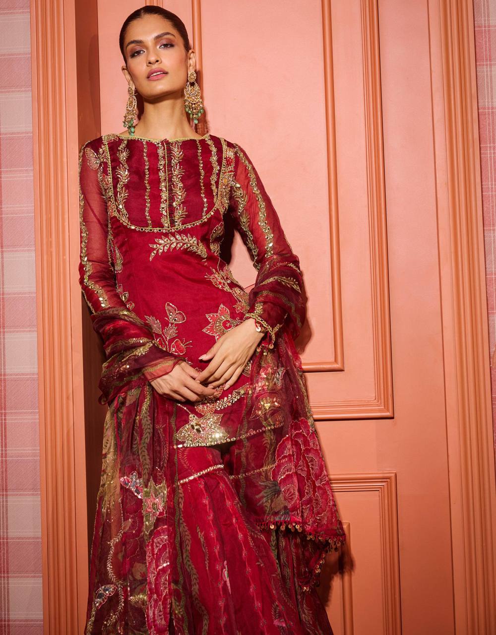 Letest New Sarara Suit With Embroidey And Real Mirror Work