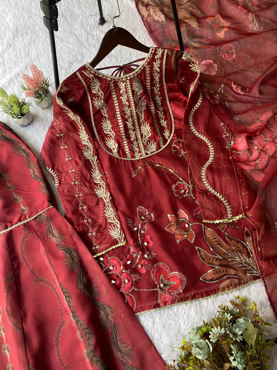Letest New Sarara Suit With Embroidey And Real Mirror Work